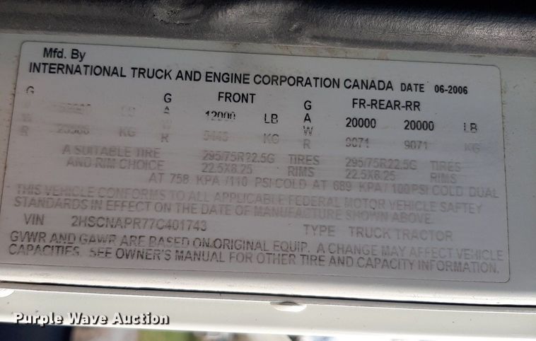 image for item EB9794 2007 International 9400  semi truck