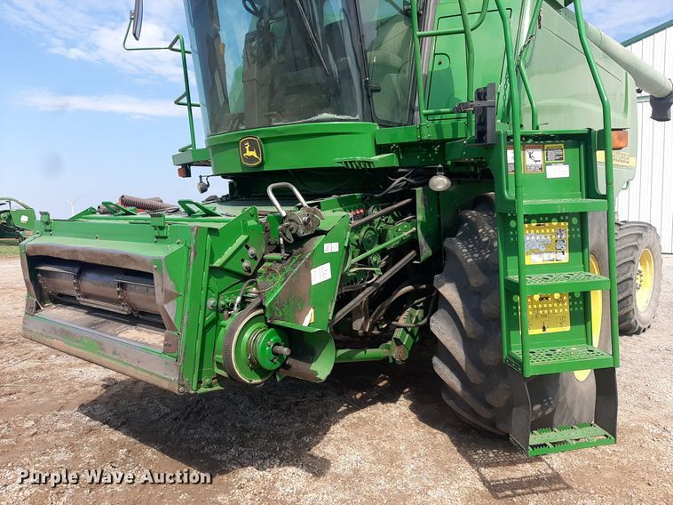 image for item EB9796 2005 John Deere 9660  RWA combine