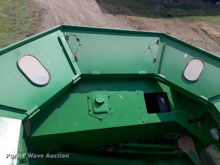 image for item EB9796 2005 John Deere 9660  RWA combine