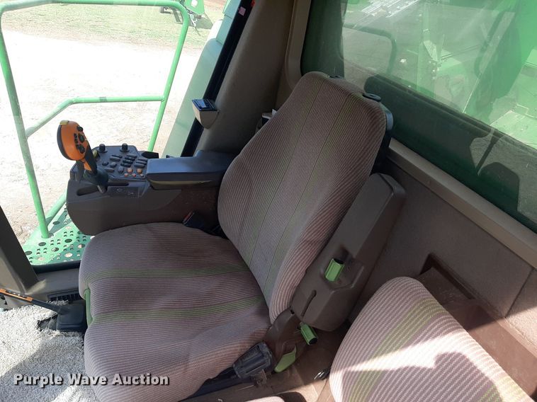 image for item EB9796 2005 John Deere 9660  RWA combine