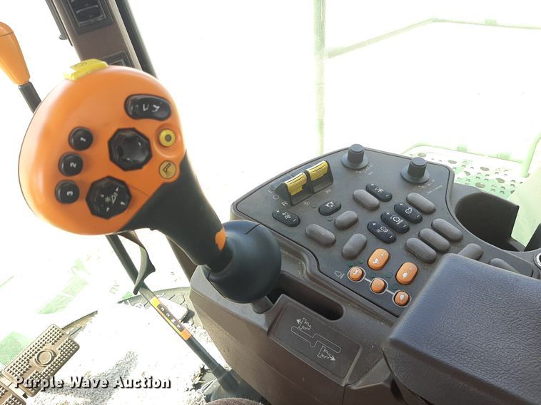 image for item EB9796 2005 John Deere 9660  RWA combine