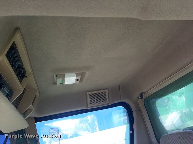 image for item EB9796 2005 John Deere 9660  RWA combine