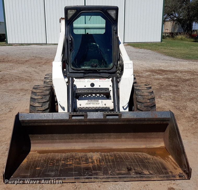 image for item EB9798 2004 Bobcat S250 Turbo  skid steer loader