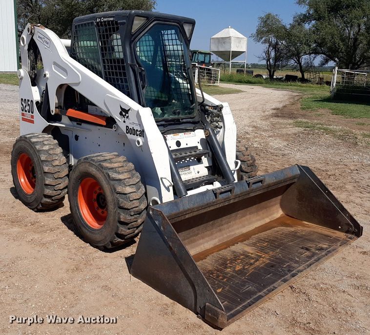 image for item EB9798 2004 Bobcat S250 Turbo  skid steer loader
