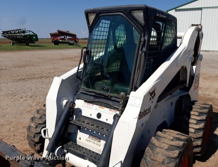 image for item EB9798 2004 Bobcat S250 Turbo  skid steer loader