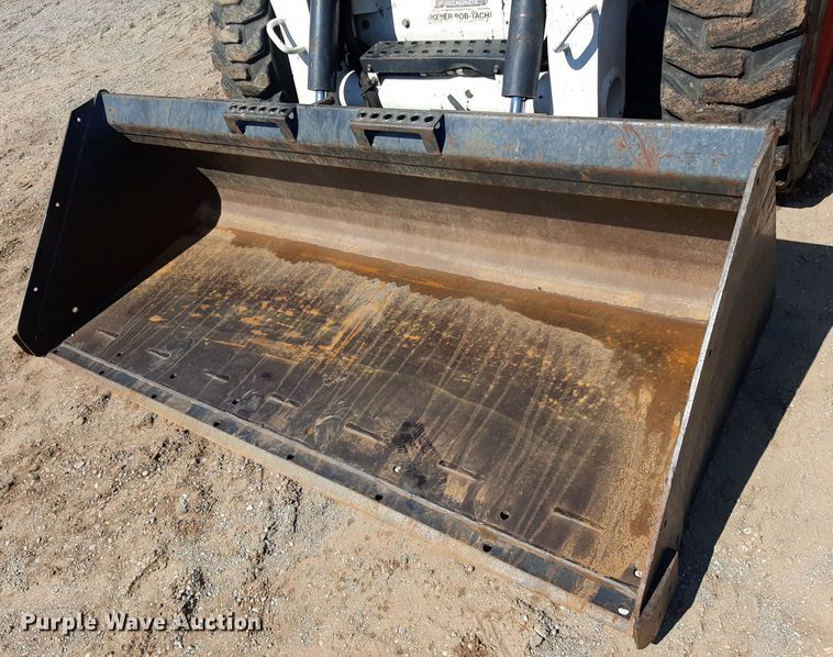 image for item EB9798 2004 Bobcat S250 Turbo  skid steer loader