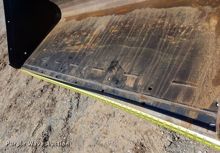 image for item EB9798 2004 Bobcat S250 Turbo  skid steer loader