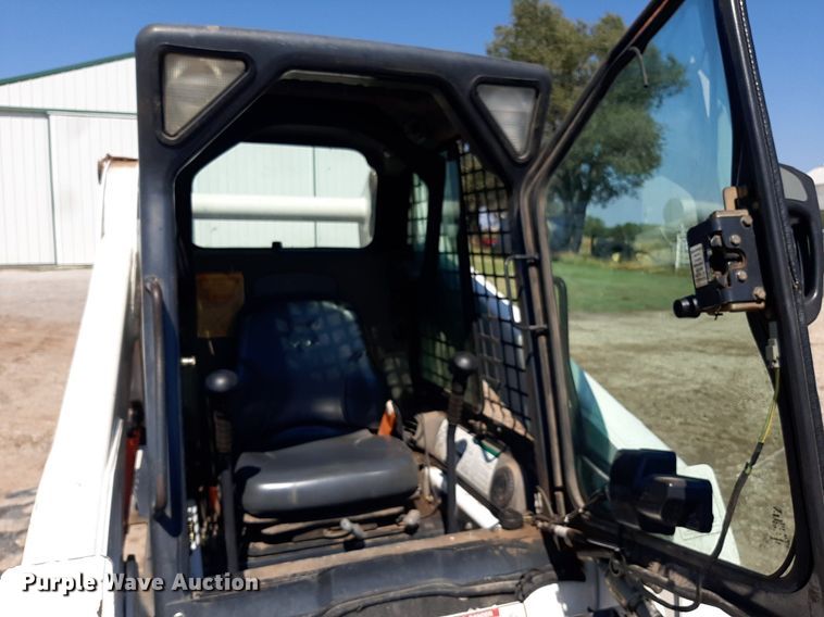 image for item EB9798 2004 Bobcat S250 Turbo  skid steer loader