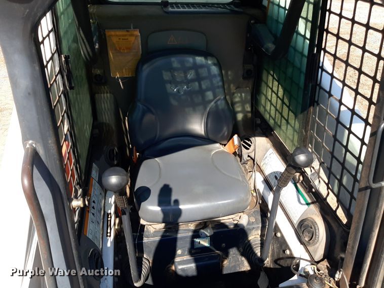 image for item EB9798 2004 Bobcat S250 Turbo  skid steer loader