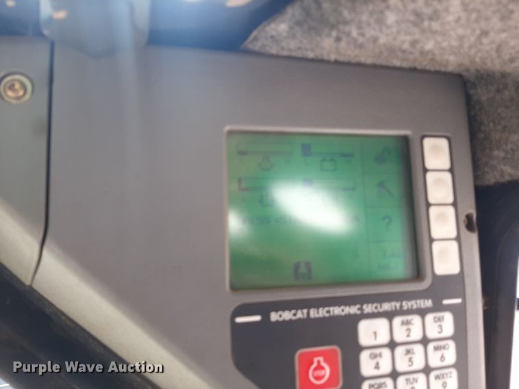 image for item EB9798 2004 Bobcat S250 Turbo  skid steer loader