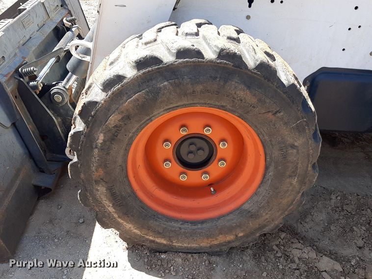 image for item EB9798 2004 Bobcat S250 Turbo  skid steer loader