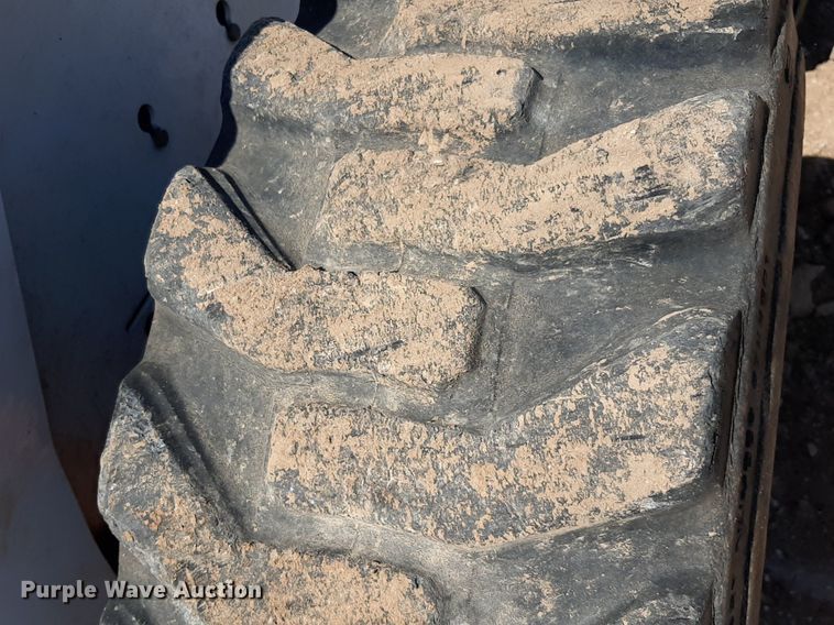 image for item EB9798 2004 Bobcat S250 Turbo  skid steer loader