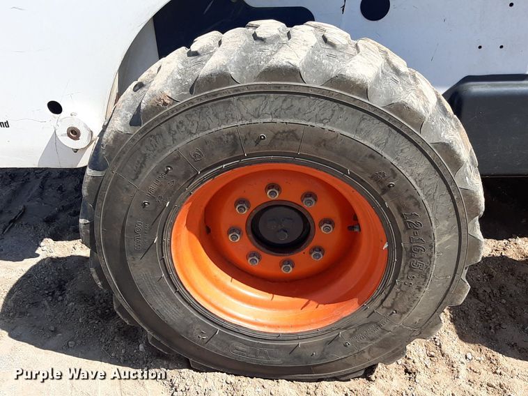 image for item EB9798 2004 Bobcat S250 Turbo  skid steer loader