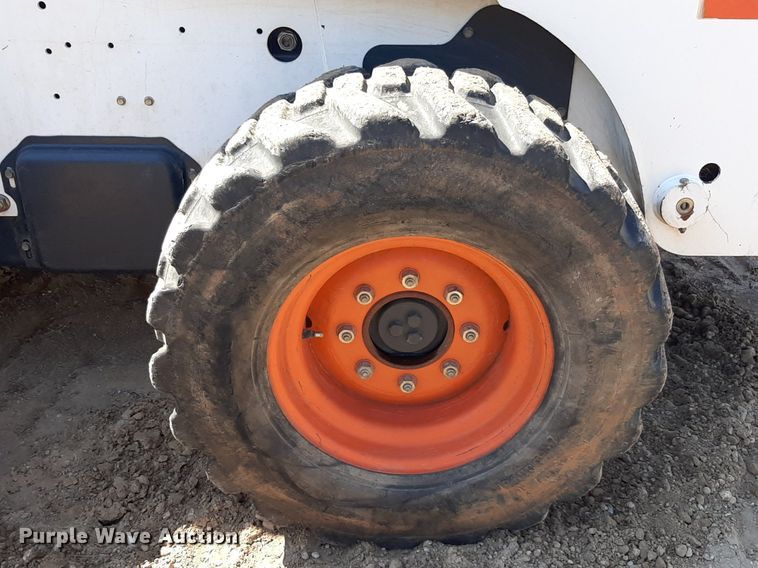 image for item EB9798 2004 Bobcat S250 Turbo  skid steer loader