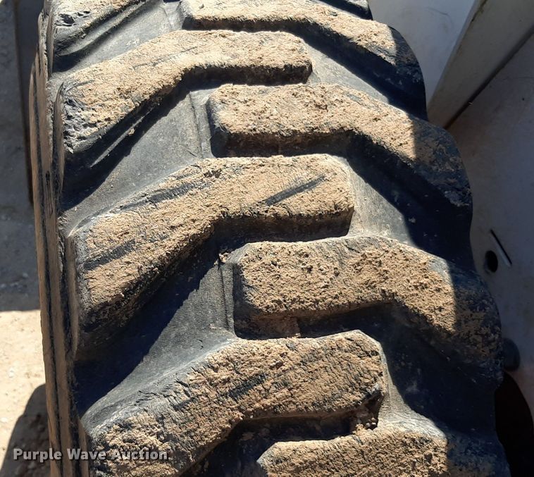 image for item EB9798 2004 Bobcat S250 Turbo  skid steer loader