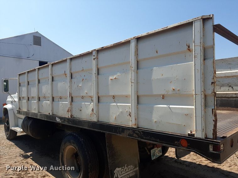 image for item EB9801 1982 Chevrolet 70  grain truck