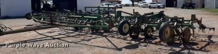 image for item EB9802 John Deere 1060  field cultivator