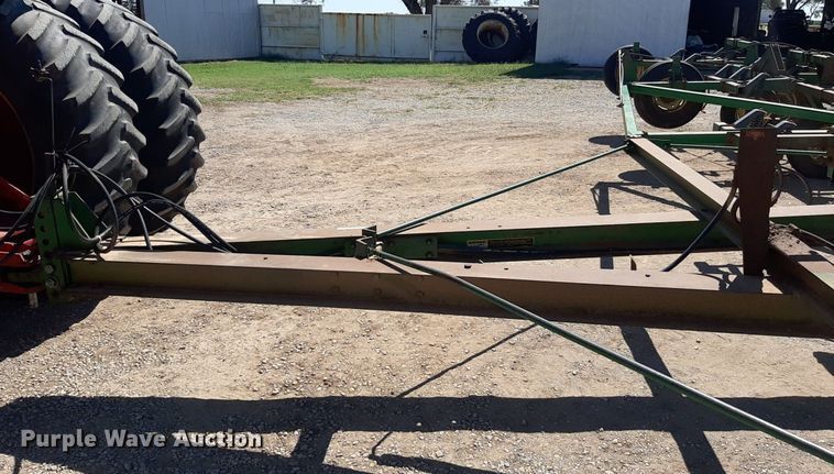 image for item EB9802 John Deere 1060  field cultivator