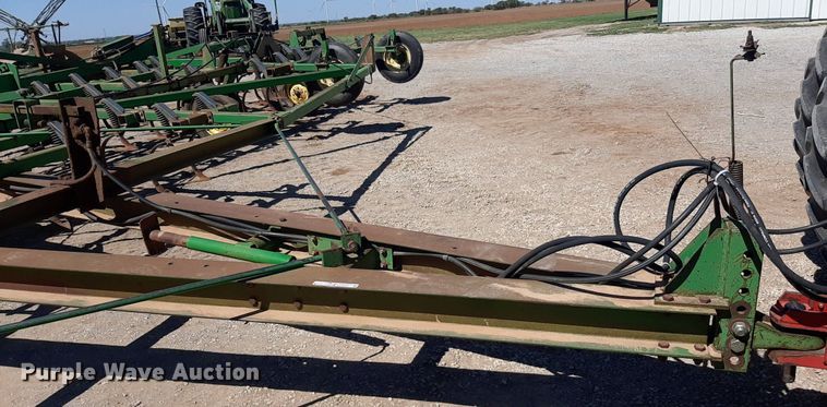 image for item EB9802 John Deere 1060  field cultivator