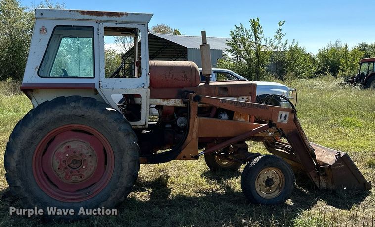 image for item KT9302 International 656  tractor