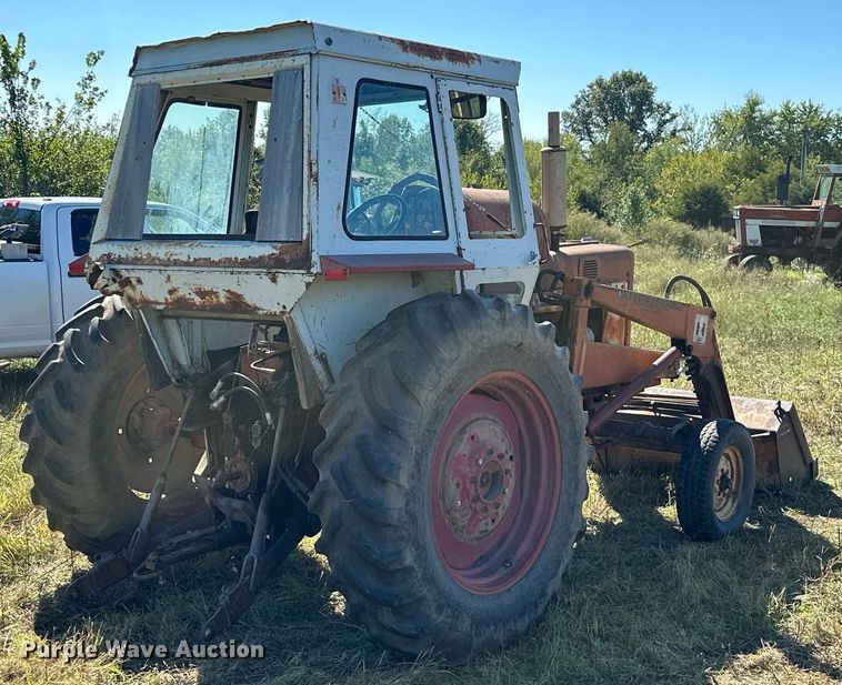 image for item KT9302 International 656  tractor