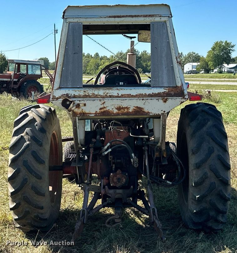 image for item KT9302 International 656  tractor