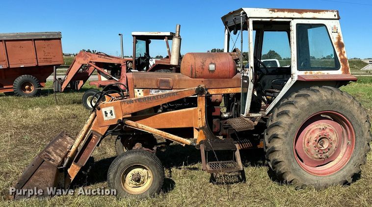 image for item KT9302 International 656  tractor