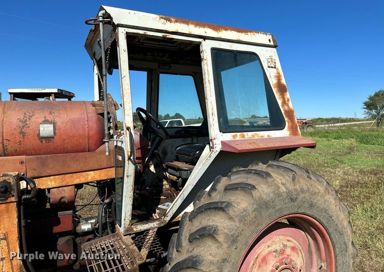 image for item KT9302 International 656  tractor