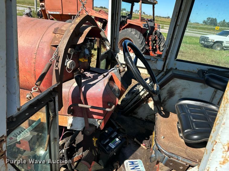 image for item KT9302 International 656  tractor