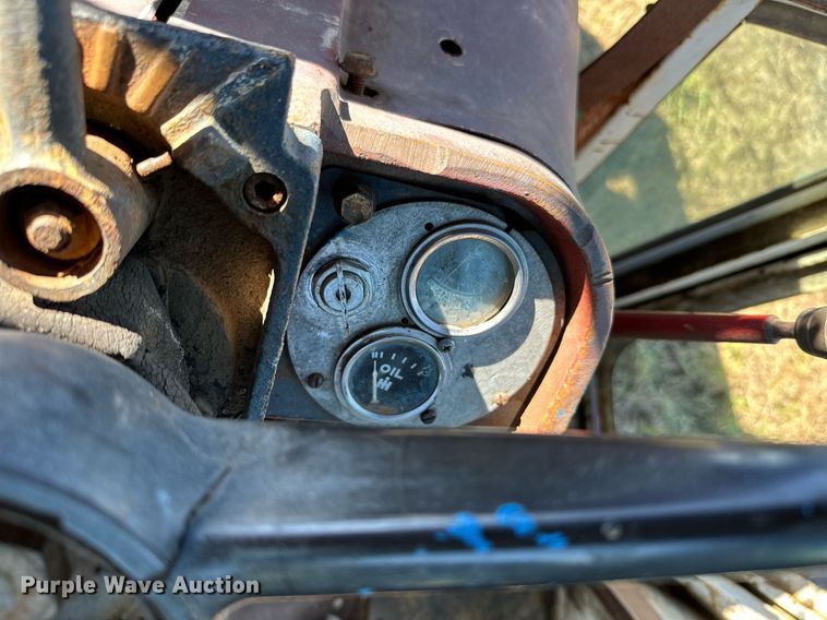 image for item KT9302 International 656  tractor