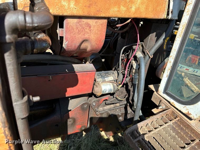 image for item KT9302 International 656  tractor