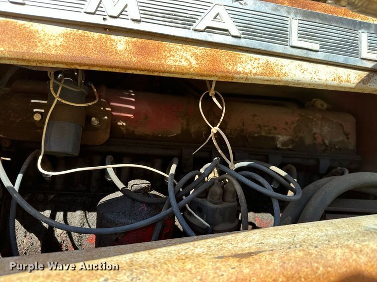 image for item KT9302 International 656  tractor