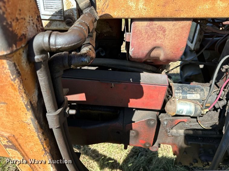 image for item KT9302 International 656  tractor