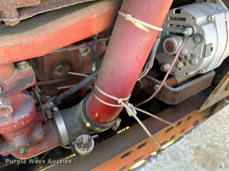 image for item KT9302 International 656  tractor