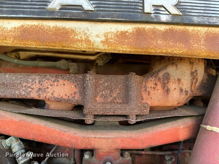 image for item KT9302 International 656  tractor