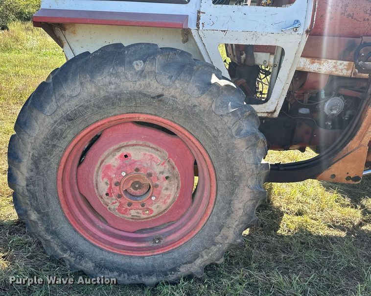 image for item KT9302 International 656  tractor