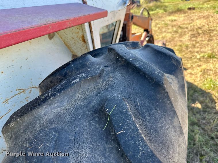 image for item KT9302 International 656  tractor