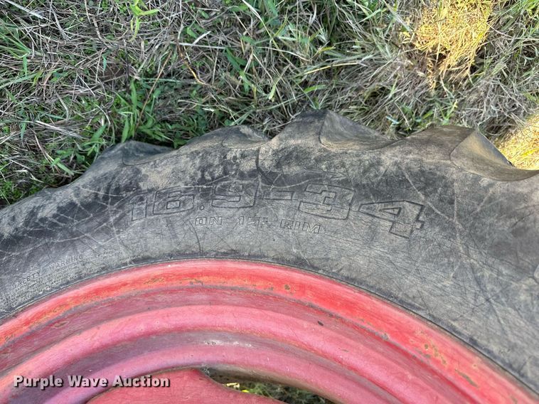 image for item KT9302 International 656  tractor