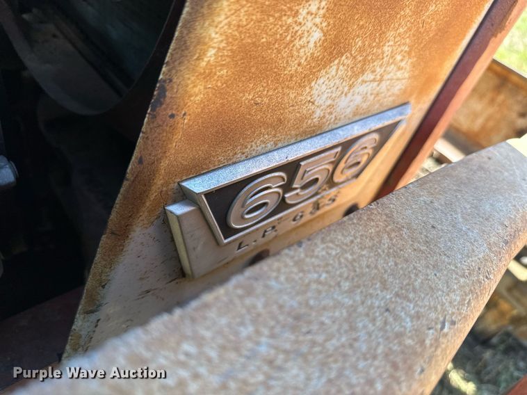 image for item KT9302 International 656  tractor