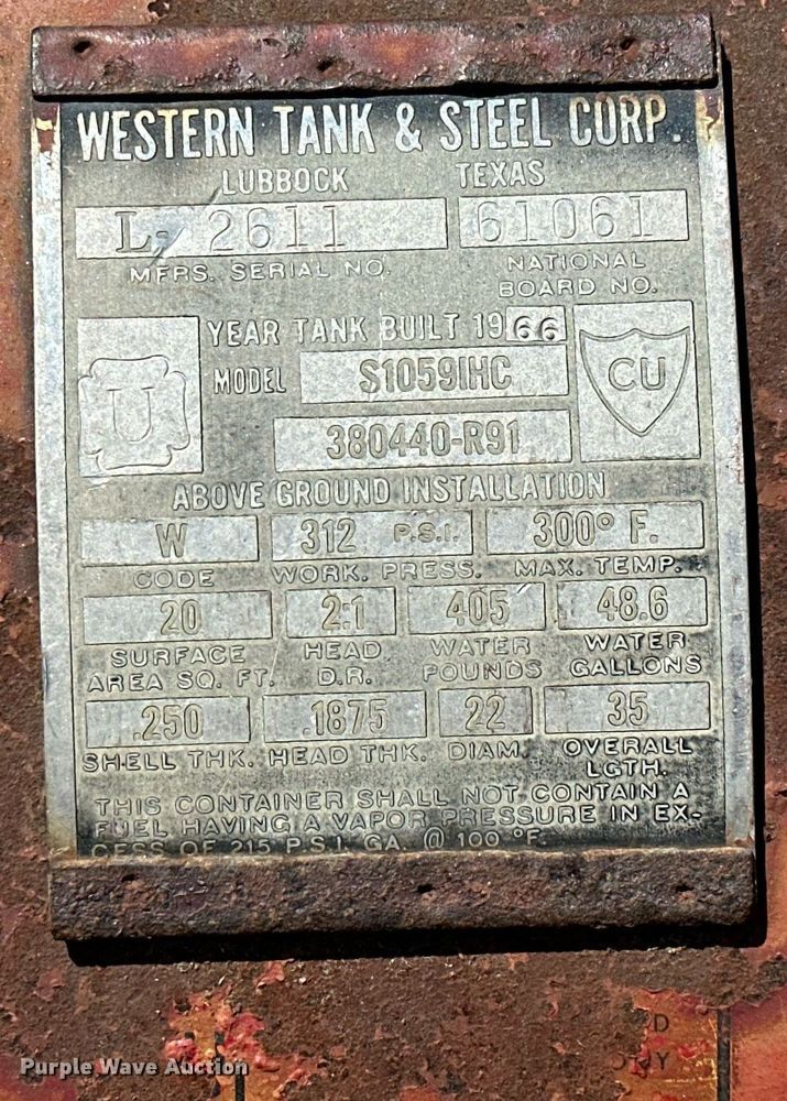 image for item KT9302 International 656  tractor