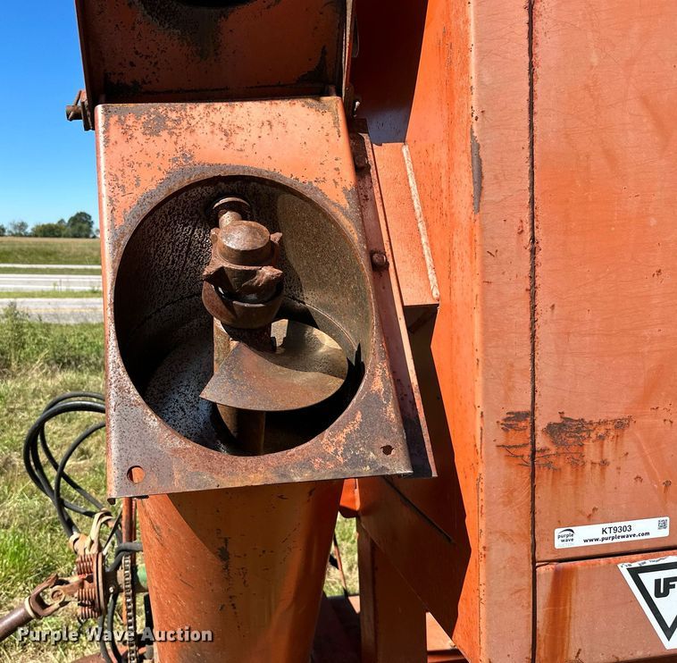 image for item KT9303 United Farm Tools 444  grain cart