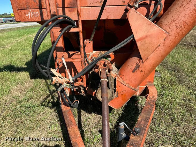 image for item KT9303 United Farm Tools 444  grain cart