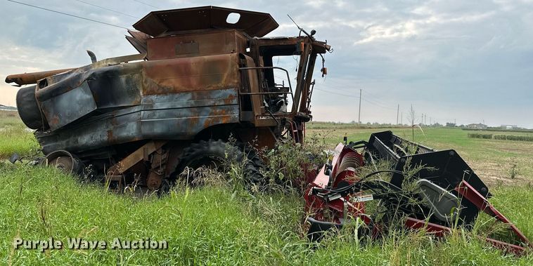 image for item KT9316 2001 Case IH 2388  combine