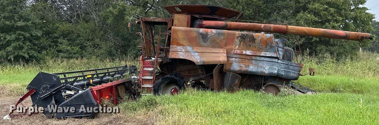 image for item KT9316 2001 Case IH 2388  combine