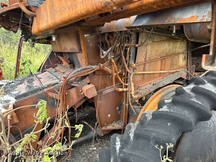 image for item KT9316 2001 Case IH 2388  combine
