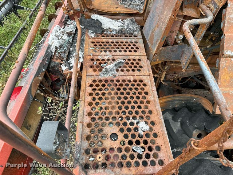 image for item KT9316 2001 Case IH 2388  combine