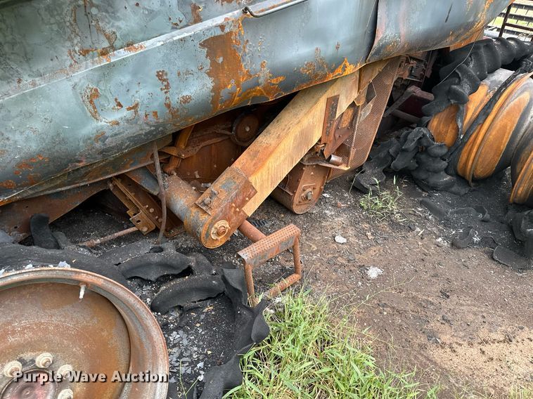 image for item KT9316 2001 Case IH 2388  combine