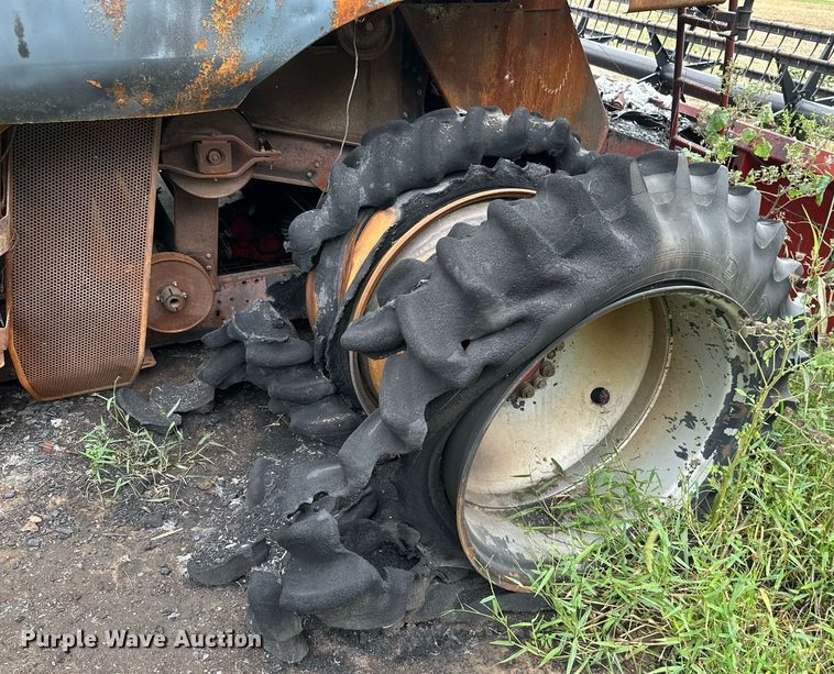 image for item KT9316 2001 Case IH 2388  combine