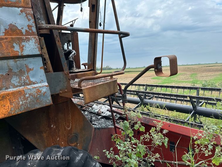 image for item KT9316 2001 Case IH 2388  combine