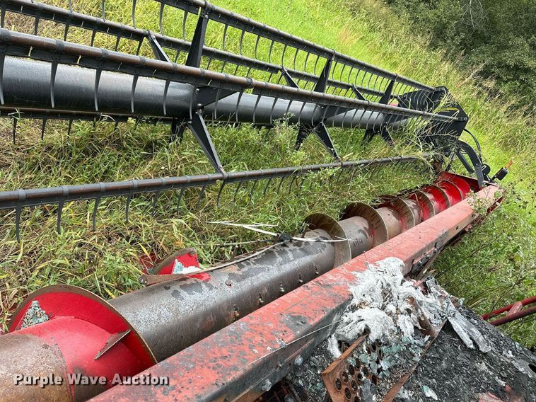 image for item KT9316 2001 Case IH 2388  combine